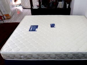 Nệm lò xo có tốt cho người bị đau lưng không